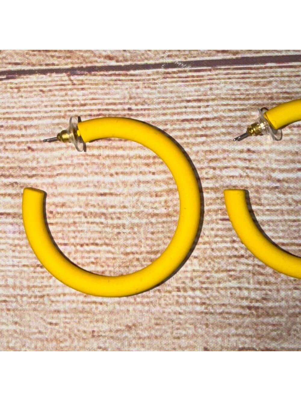 Colorful Acrylic Hoop Earrings Bundle – Green & Yellow Retro Hoop Earrings - Picture 3 of 5